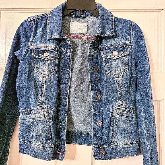 Aeropostale Vintage-Style Roughed Up Cropped Med. Blue Wash Denim Jacket - Picture 6 of 8